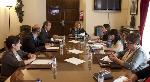 El Consejo General presenta el 20 Congreso Nacional Farmacéutico a la alcaldesa de Castellón y a la consejera valenciana de Sanidad