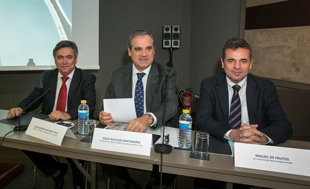 Jesús Aguilar defiende en Canarias la implantación de servicios profesionales farmacéuticos