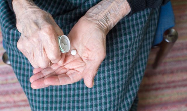 Paciente anciana con problemas cardiacos