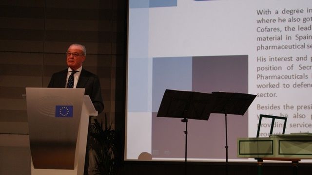 Carlos González Bosch recibe el Premio Aquieuropa a la trayectoria profesional