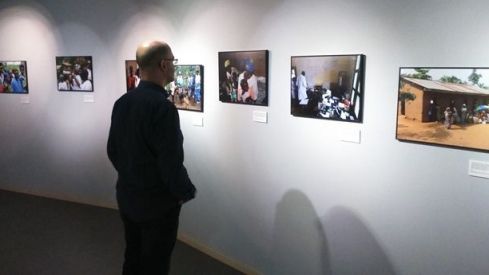 Zaragoza acoge la exposición «Wanawake» de Farmamundi sobre género y salud en RD Congo