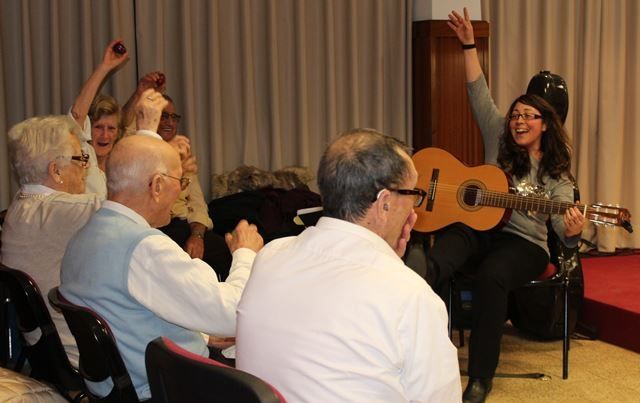 «Las Voces de la Memoria» suenan en el CEU