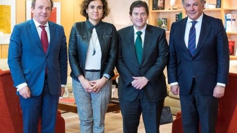 Primer encuentro institucional entre AESEG y la ministra de Sanidad, Servicios Sociales e Igualdad