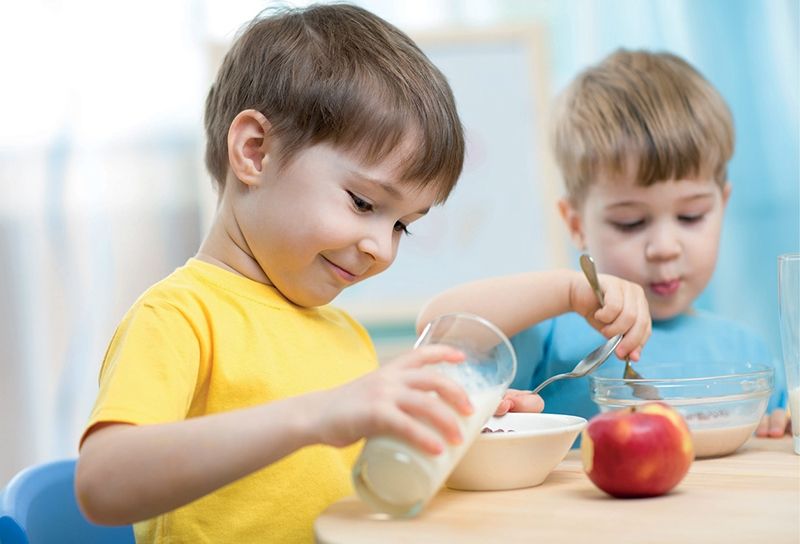 Qué vitaminas necesitan los niños tomar en mayor cantidad?