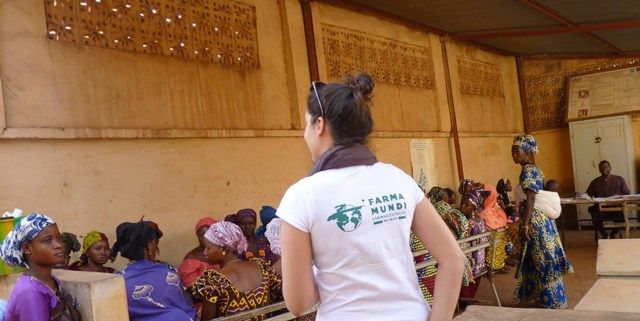 La atención sanitaria a familias refugiadas sirias, Ecuador y Haití centran la actuación de Laboratorios Viñas y Farmamundi en 2016