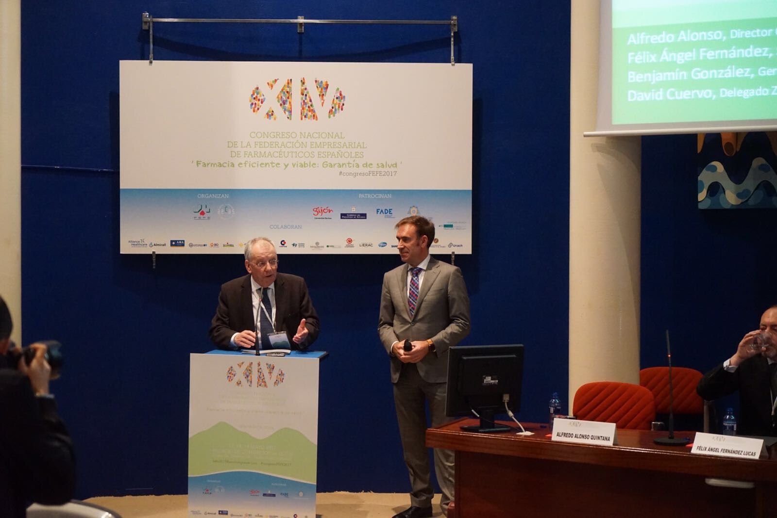 Farmaconsulting explicó a los asistentes al XIV Congreso Nacional de FEFE cómo prepararse para la transmisión de una farmacia