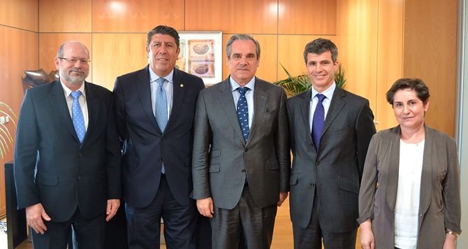 El Consejo General de Farmacéuticos y la Fundación IDIS trabajan en la implantación de la receta electrónica privada