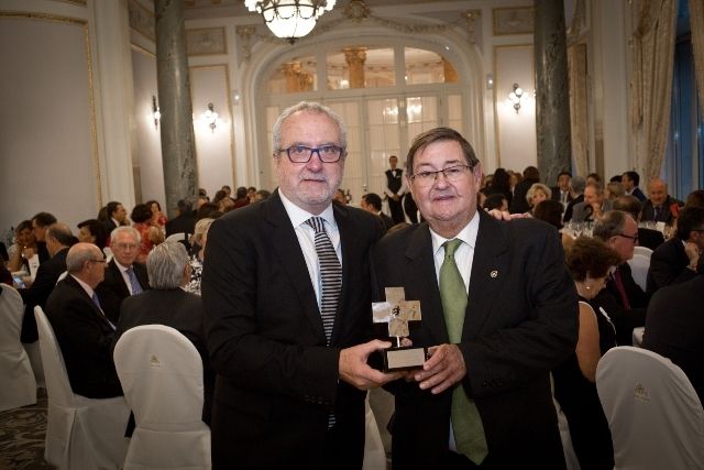 Tomás Manuel Espuny recibió la Gran Cruz de la Cooperación