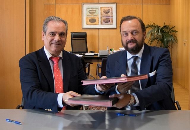 Consejo General de Farmacéuticos y Fundación Alcohol y Sociedad colaborarán en la prevención del consumo de bebidas alcohólicas en menores