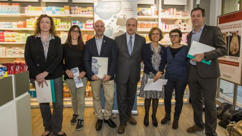 Las farmacias de Barcelona ponen en marcha una campaña para detectar el riesgo de los usuarios de padecer diabetes
