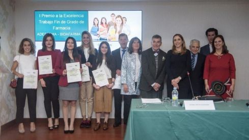 Adefarma y Bidafarma entregan su primer Premio a la Excelencia Trabajo Fin de Grado de Farmacia