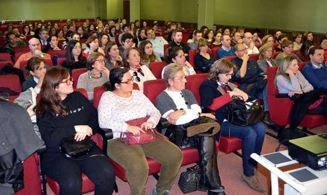 Las farmacias de la provincia de Ciudad Real informarán sobre los programas de cribado de cáncer de cuello de útero y de colon