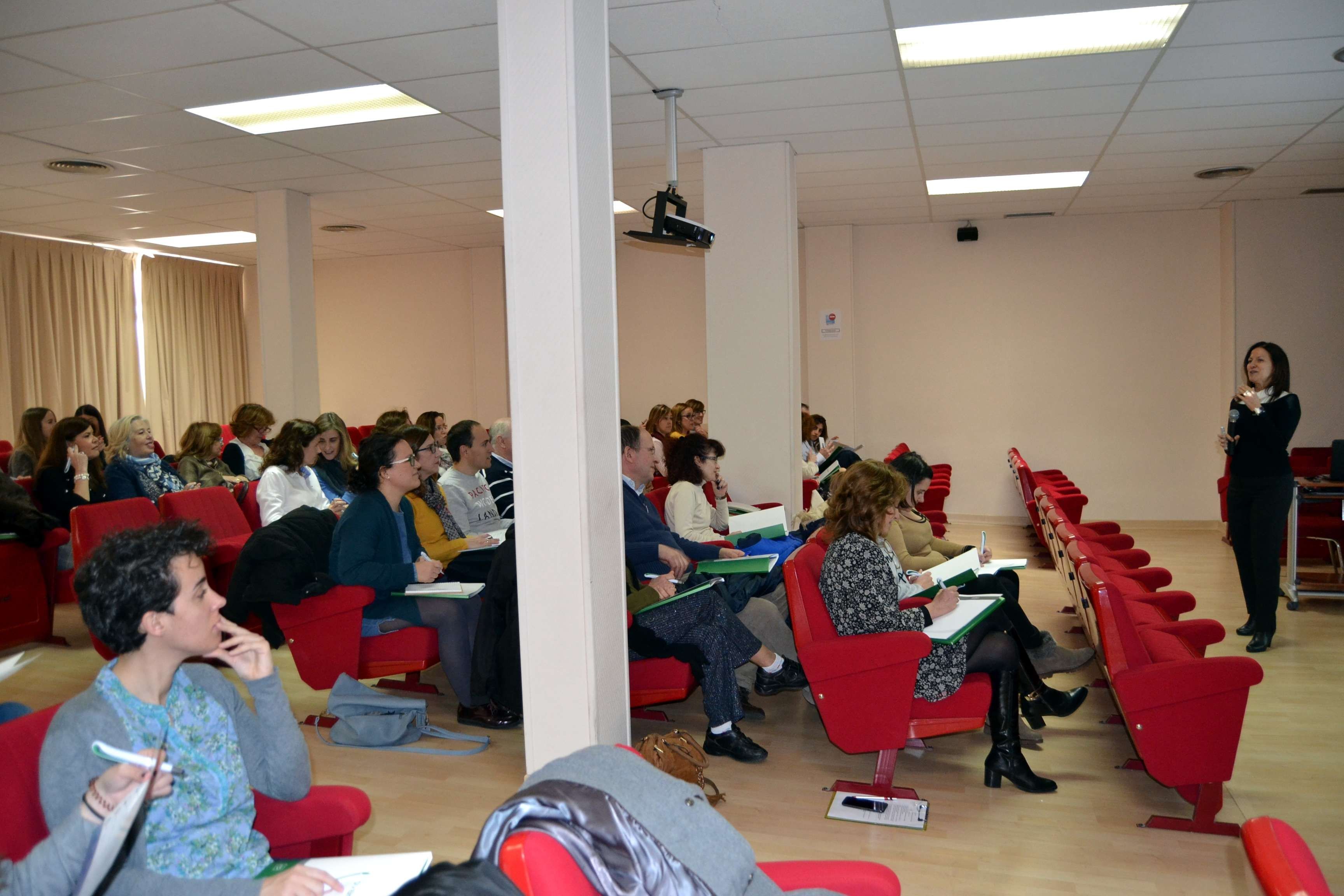 El COF Toledo retoma el curso de atención farmacéutica con una conferencia sobre el abordaje de la nutrición cerebral