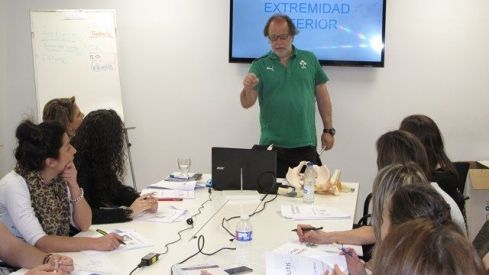 El COF de Álava forma a sus farmacéuticos para la dispensación de productos de ortopedia