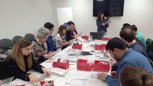 El COF de Álava imparte un nuevo curso sobre sistemas personalizados de dosificación