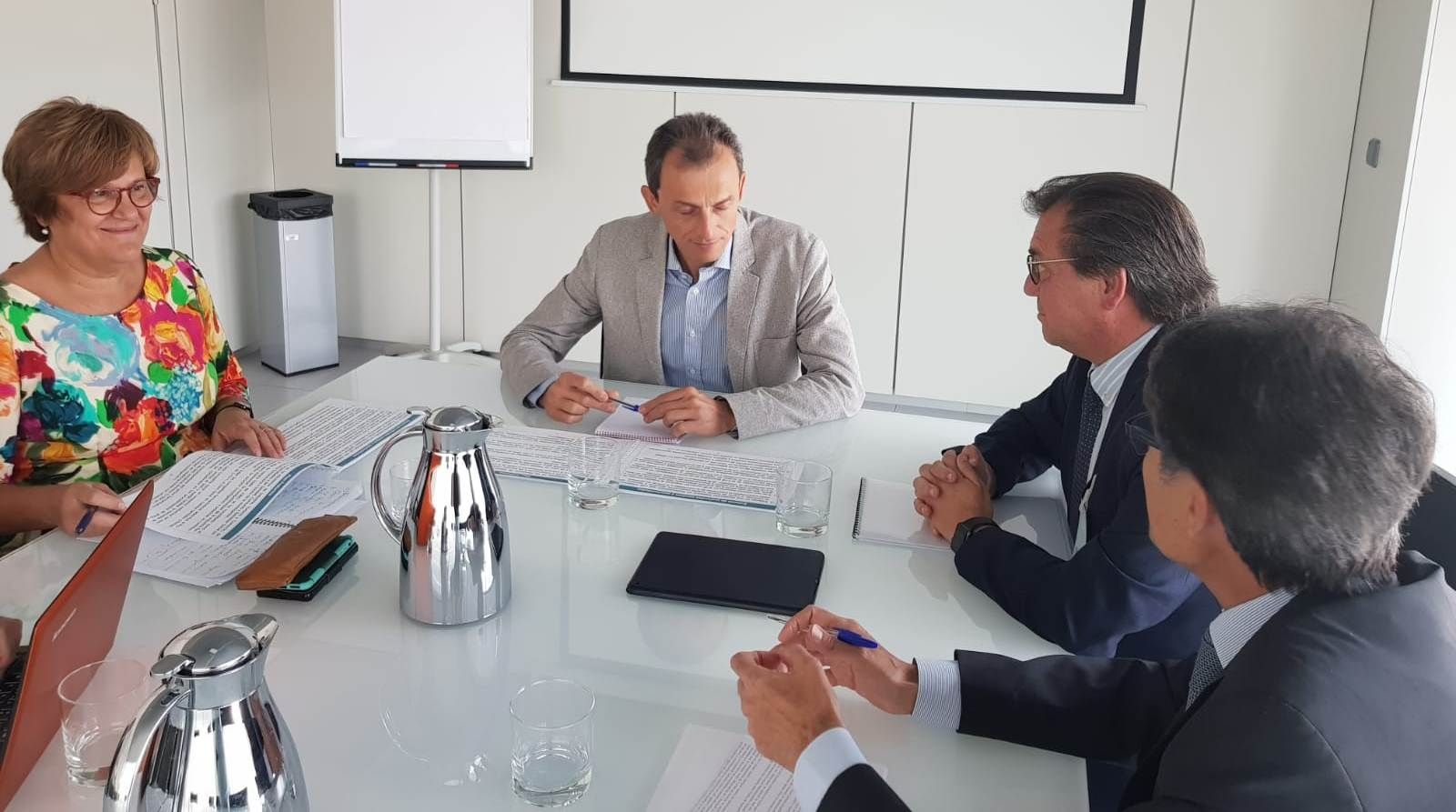 Farmaindustria comparte con el ministro Pedro Duque la apuesta del sector por la I+D biomédica
