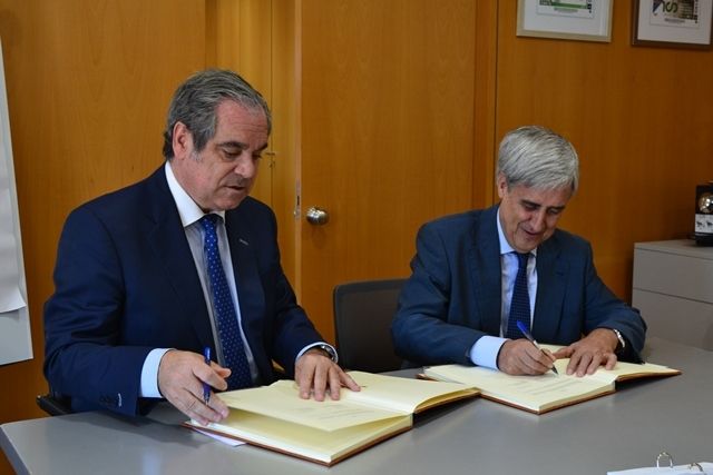 Farmacéuticos y veterinarios renuevan convenio