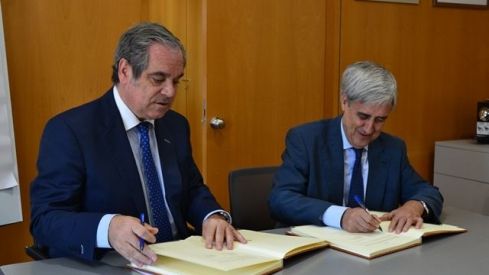 Farmacéuticos y veterinarios renuevan convenio