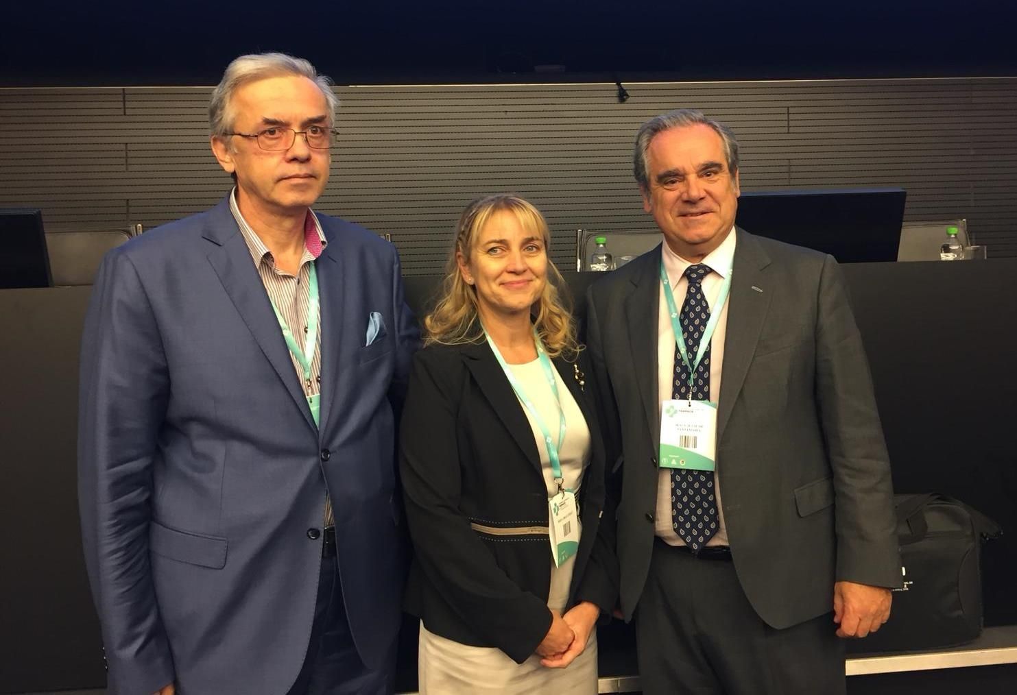 Jesús Aguilar expone los retos de la farmacia europea en el Congreso Nacional Farmacéutico de Rumania