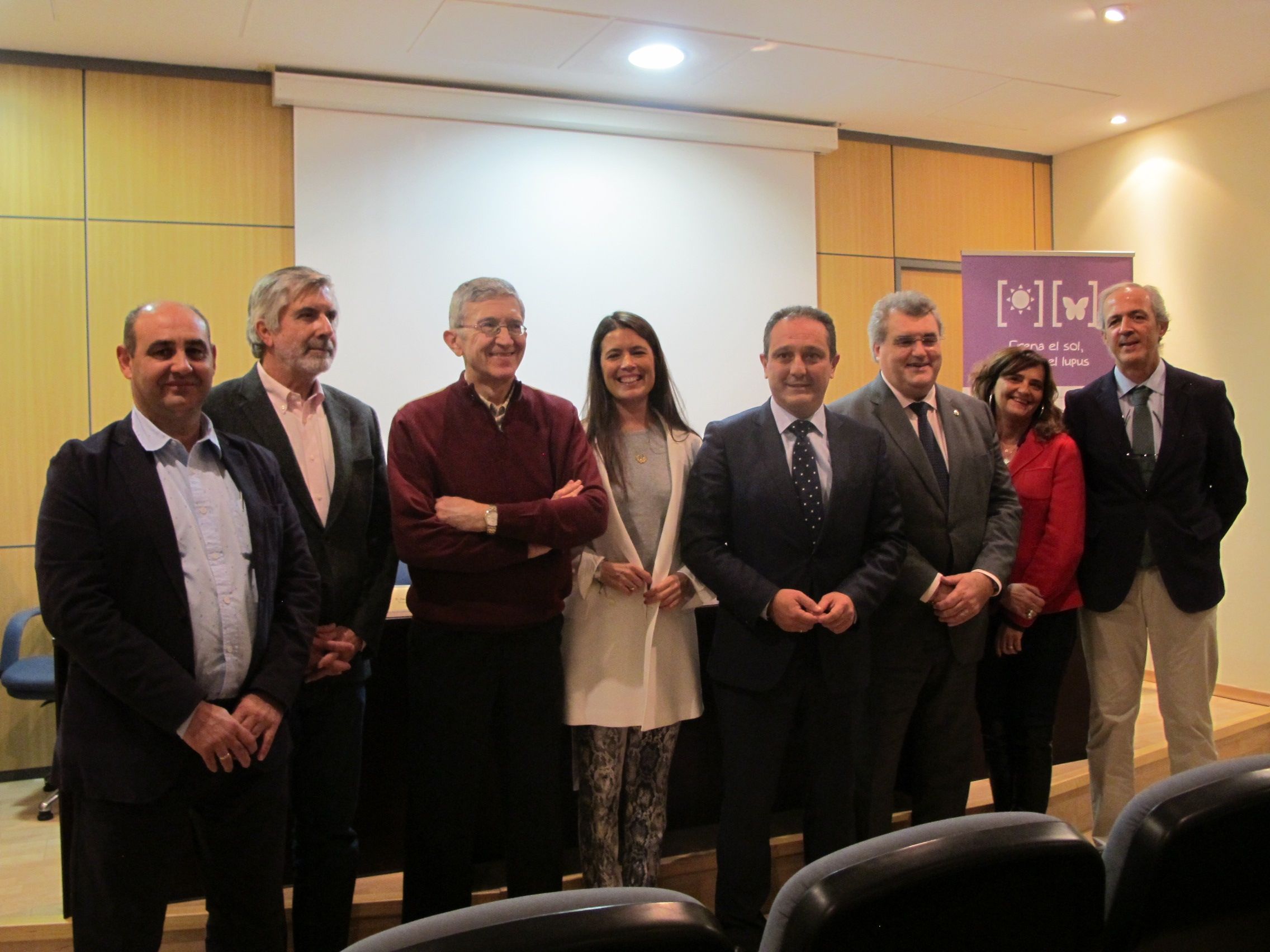 Las farmacias de Jaén se suman a la iniciativa «Frena el sol, frena el lupus»