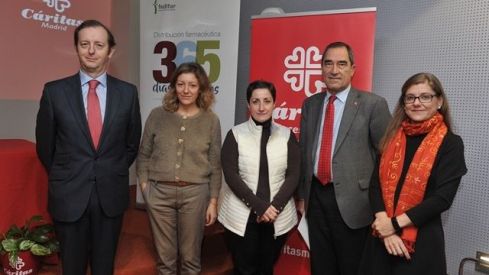 La distribución farmacéutica y Cáritas atienden las necesidades alimenticias de familias desfavorecidas