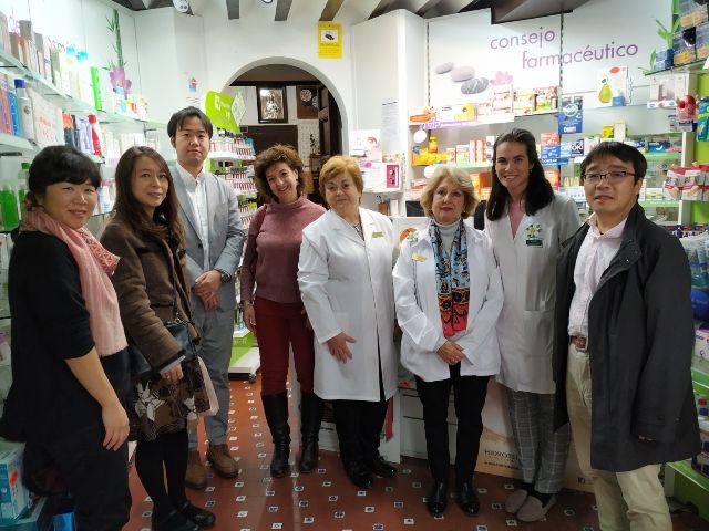 Farmacéuticos japoneses celebran una jornada con miembros de la SEFAR