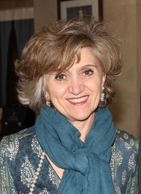 María Luisa Carcedo destaca la capacidad de las farmacias para «interactuar positiva y directamente con la población»