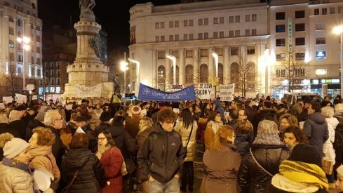Pacientes y usuarios de homeopatía se manifiestan en Bilbao, Santa Cruz de Tenerife y Zaragoza