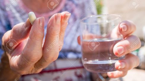 El Consejo General de Farmacéuticos lanza la versión en castellano del informe  de la FIP «Uso de medicamentos en ancianos: papel de la farmacia en la promoción de la adherencia»
