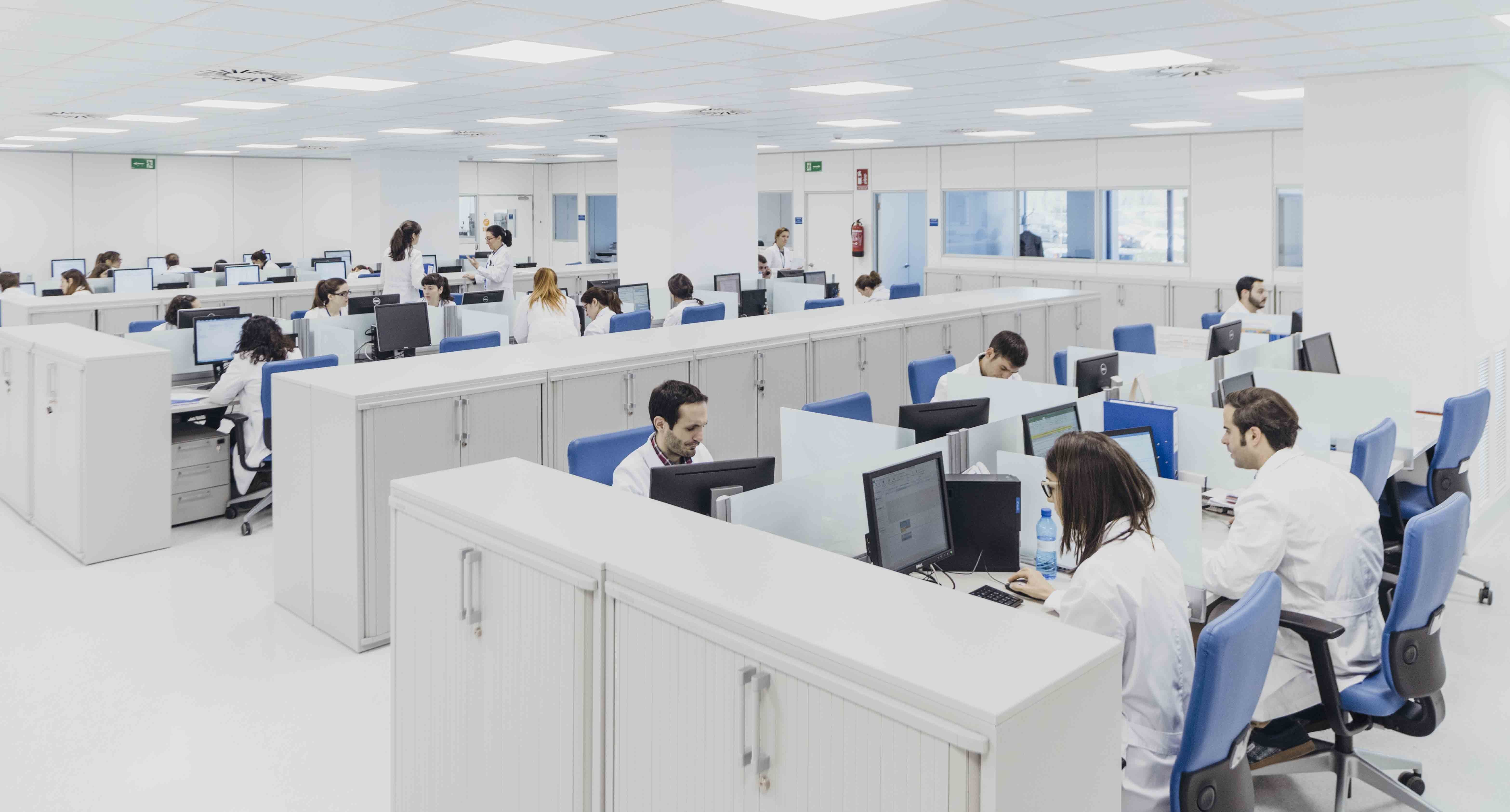 Laboratorios Normon alcanza los 2.000 trabajadores