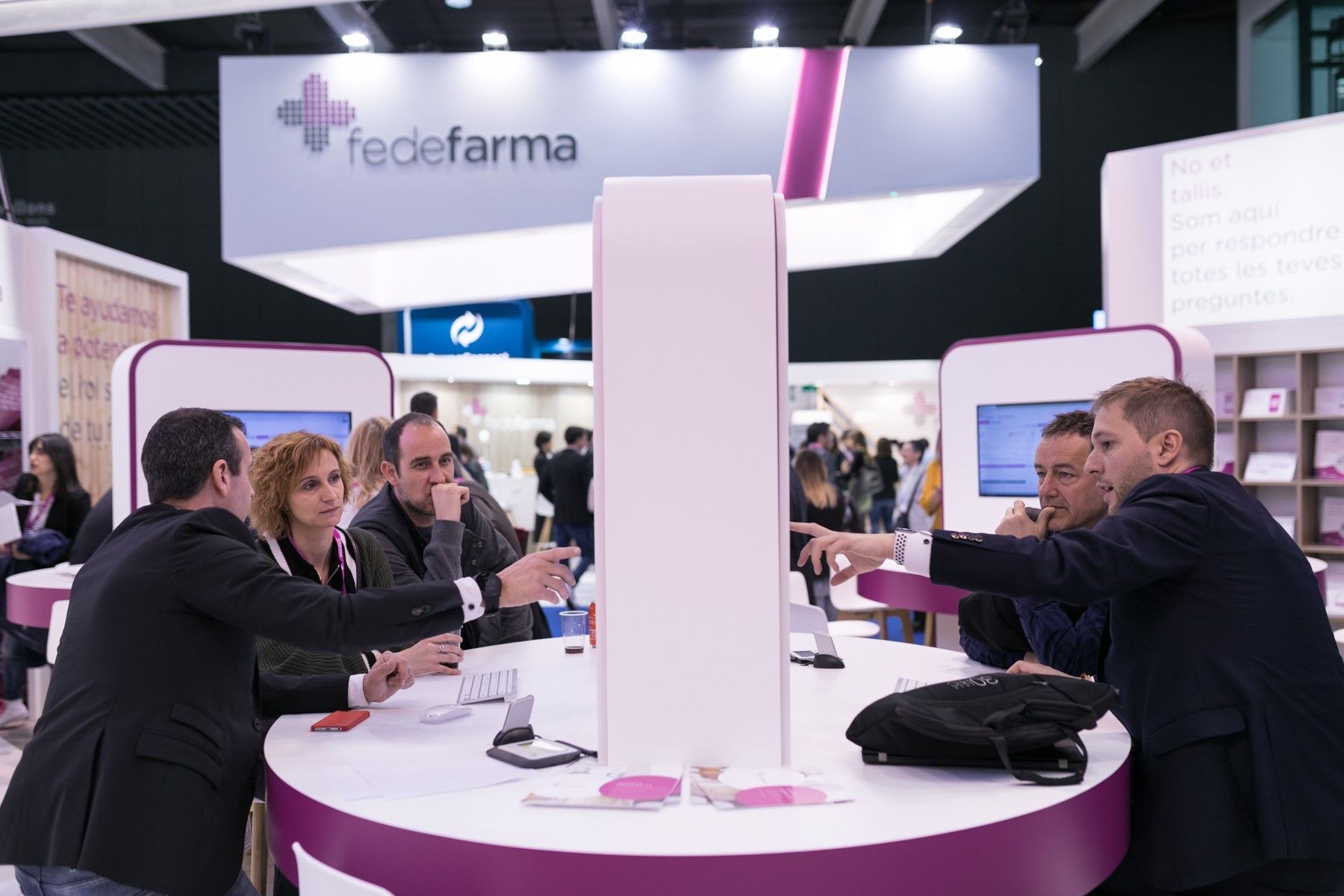 Fedefarma promueve en Infarma el impulso de nuevas iniciativas junto a la farmacia y la industria para el crecimiento del sector
