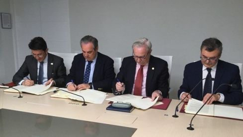 Médicos, dentistas, podólogos y farmacéuticos crean un sistema para evitar la falsificación de recetas privadas