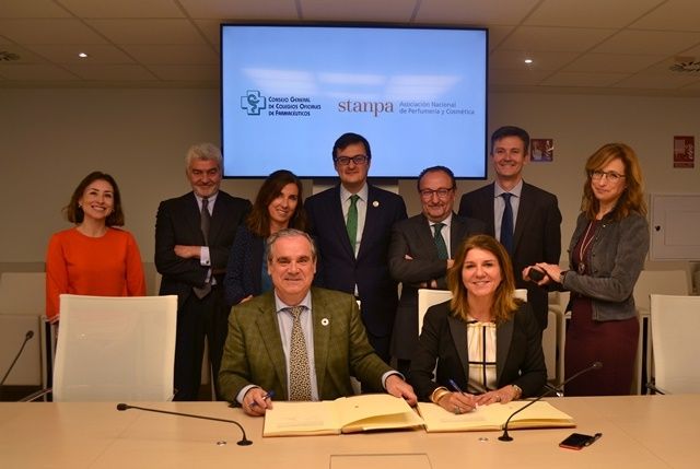 Consejo General de Farmacéuticos y STANPA promoverán la información científica en el uso de productos de dermofarmacia