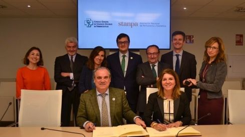 Consejo General de Farmacéuticos y STANPA promoverán la información científica en el uso de productos de dermofarmacia