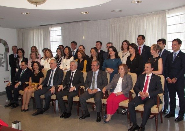Los miembros de la nueva Junta de Gobierno del COF de Córdoba toman posesión de sus cargos