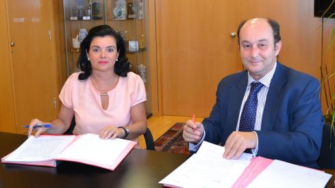 El Consejo General de Colegios Farmacéuticos y Fundación Vodafone España firman un convenio para dar soporte tecnológico al Programa ADHIÉRETE
