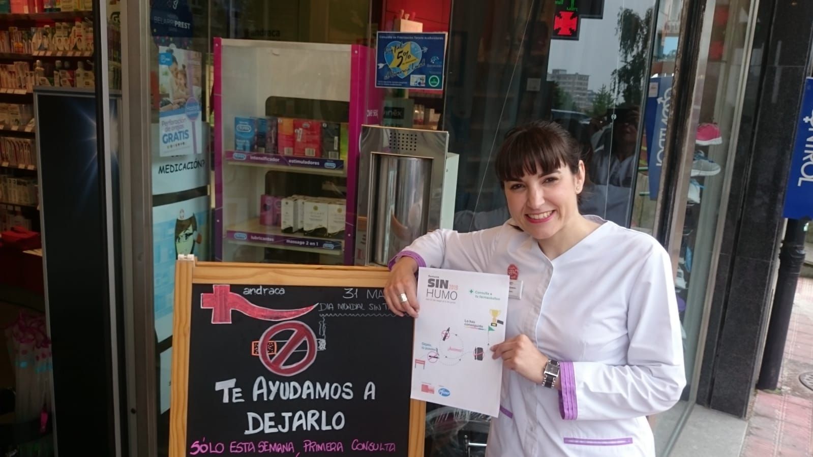 Farmacias de toda España inician una campaña para ayudar a dejar de fumar y concienciar sobre los riesgos de los productos de tabaco por calentamiento