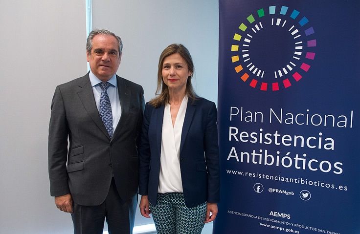 AEMPS y Consejo General de Farmacéuticos inician una colaboración para mejorar el uso de los antibióticos y combatir las resistencias antimicrobianas