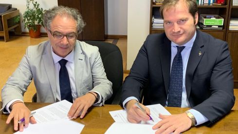 Los farmacéuticos de Castilla y León y la Facultad de Farmacia de la Universidad de Salamanca se alían para acercar la profesión a los estudiantes de Farmacia
