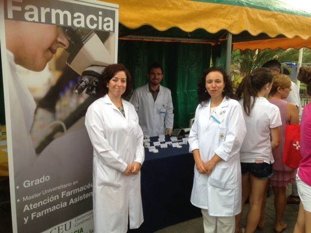 La Facultad de Ciencias de la Salud de la Universidad CEU-UCH participó en la Feria de la Salud de Moncada