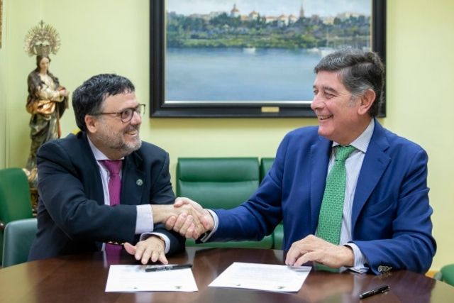 Los COF de Sevilla y Málaga firman un convenio para que sus colegiados compartan los cursos de formación online