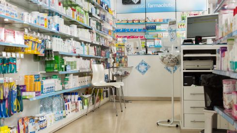 Las farmacias han pagado entre deducciones y descuentos más de 450 millones de euros en 2018