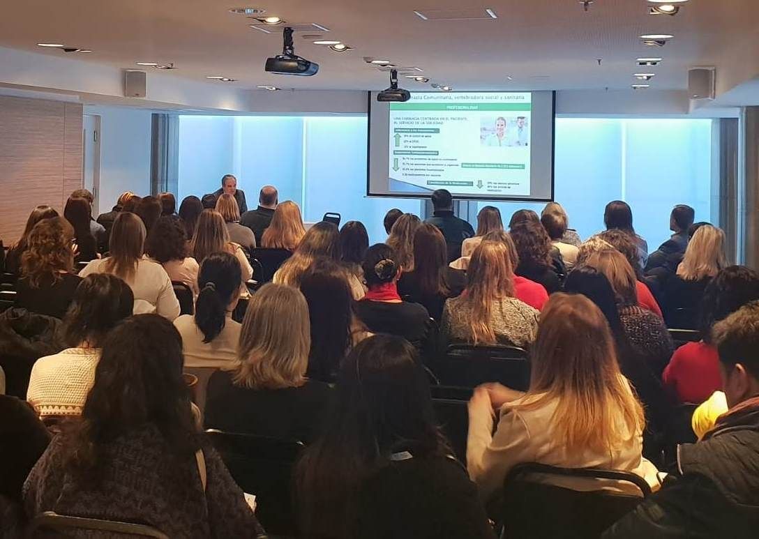 La farmacia española presenta en Uruguay los últimos avances asistenciales y tecnológicos