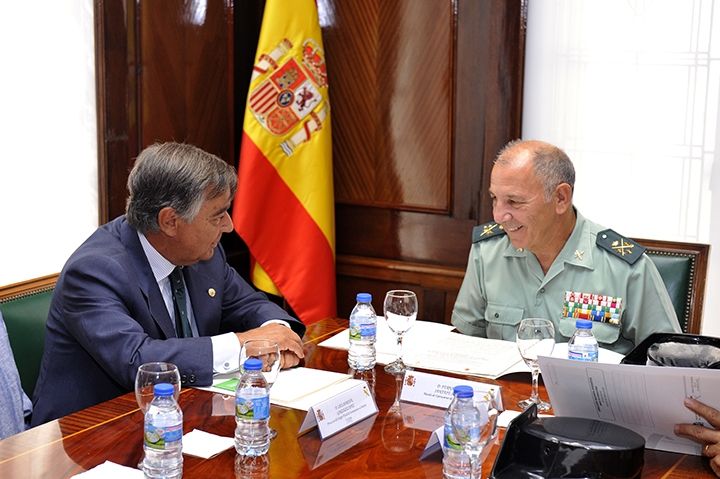 La Guardia Civil refuerza el Plan Mayor Seguridad con la colaboración del Colegio de Farmacéuticos de Madrid