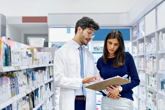 Las farmacias pueden ayudar a identificar al 55% de pacientes de ojo seco que no han sido diagnosticados{1}