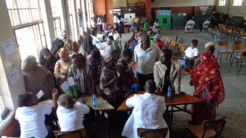 Farmamundi y la cooperación valenciana dan atención sanitaria y alimentaria a la población refugiada urbana en Nairobi
