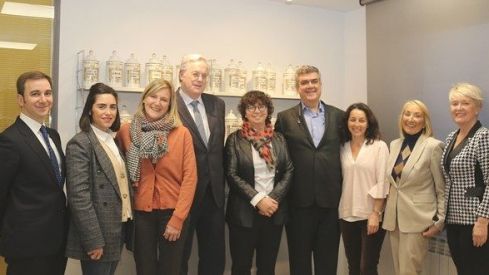 Milagros López de Ocáriz asume la presidencia del Consejo de Farmacéuticos del País Vasco