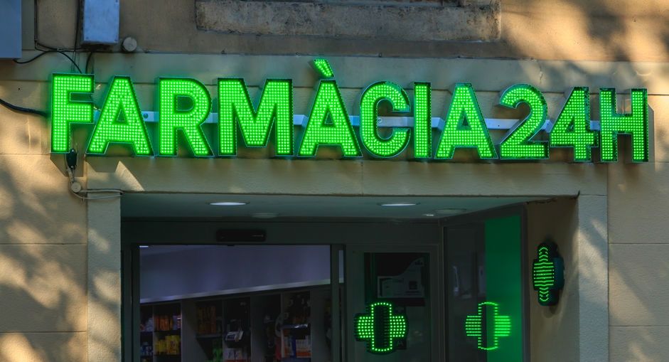Más del 80% de las farmacias catalanas han aconsejado a personas que manifestaban síntomas de la covid-19