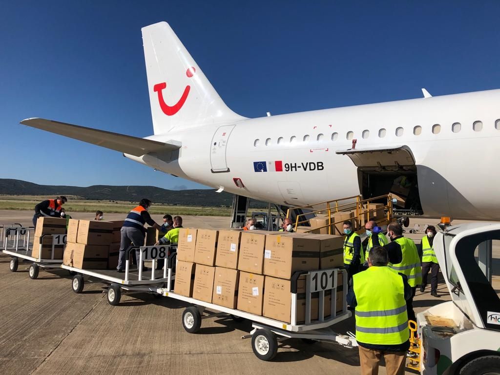 La distribución farmacéutica inaugura el corredor aéreo sanitario entre China y España del aeropuerto de Ciudad Real