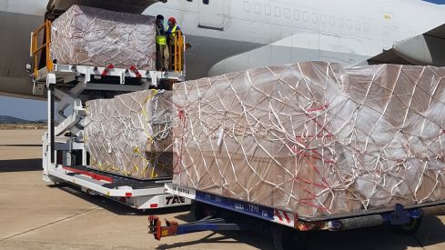 Fedifar posibilita la llegada de más de 26,5 millones de mascarillas a través del corredor sanitario que abrió entre China y España
